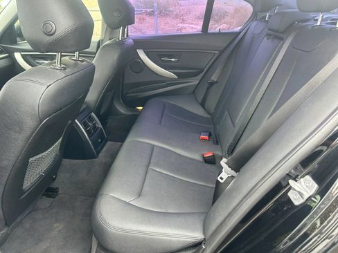 Used 2018 BMW 320i Sedan RWD image 15