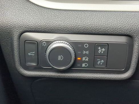 Used 2021 Ford Explorer XLT w/ Equipment Group 202A image 16