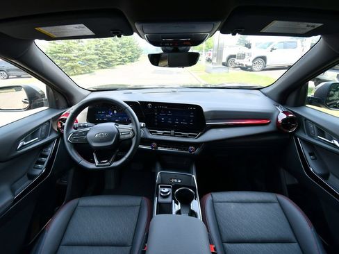 Used 2025 Chevrolet Equinox RS w/ Safety and Technology Package AWD/4WD image 3