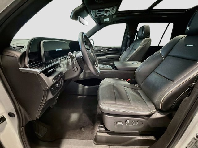 Used 2024 Cadillac Escalade Sport w/ Touring Package AWD/4WD image 18