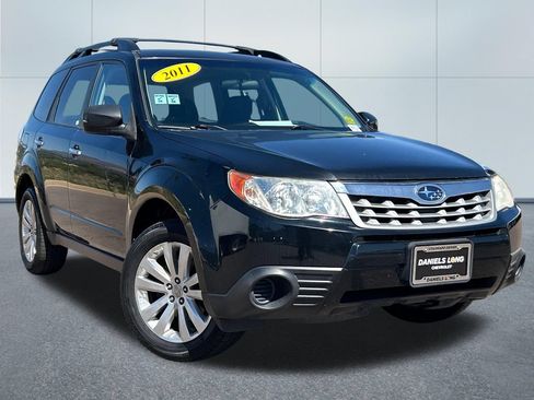Used 2011 Subaru Forester 2.5X Premium w/ All-Weather Pkg AWD/4WD image 32