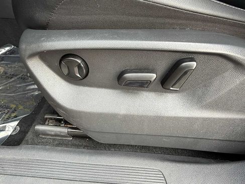 Used 2019 Volkswagen Tiguan SEL AWD/4WD image 16