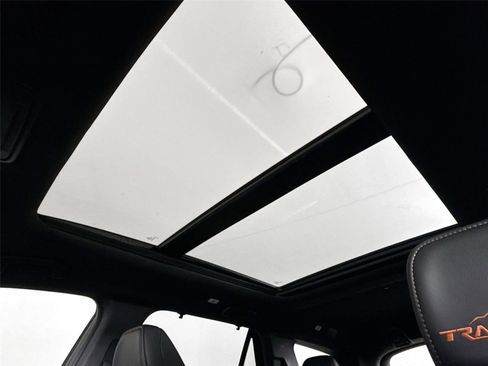 Used 2025 Honda Pilot TrailSport image 6