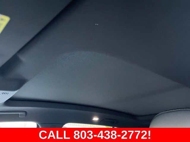 Used 2026 Volkswagen Tiguan SEL R-Line AWD/4WD image 11