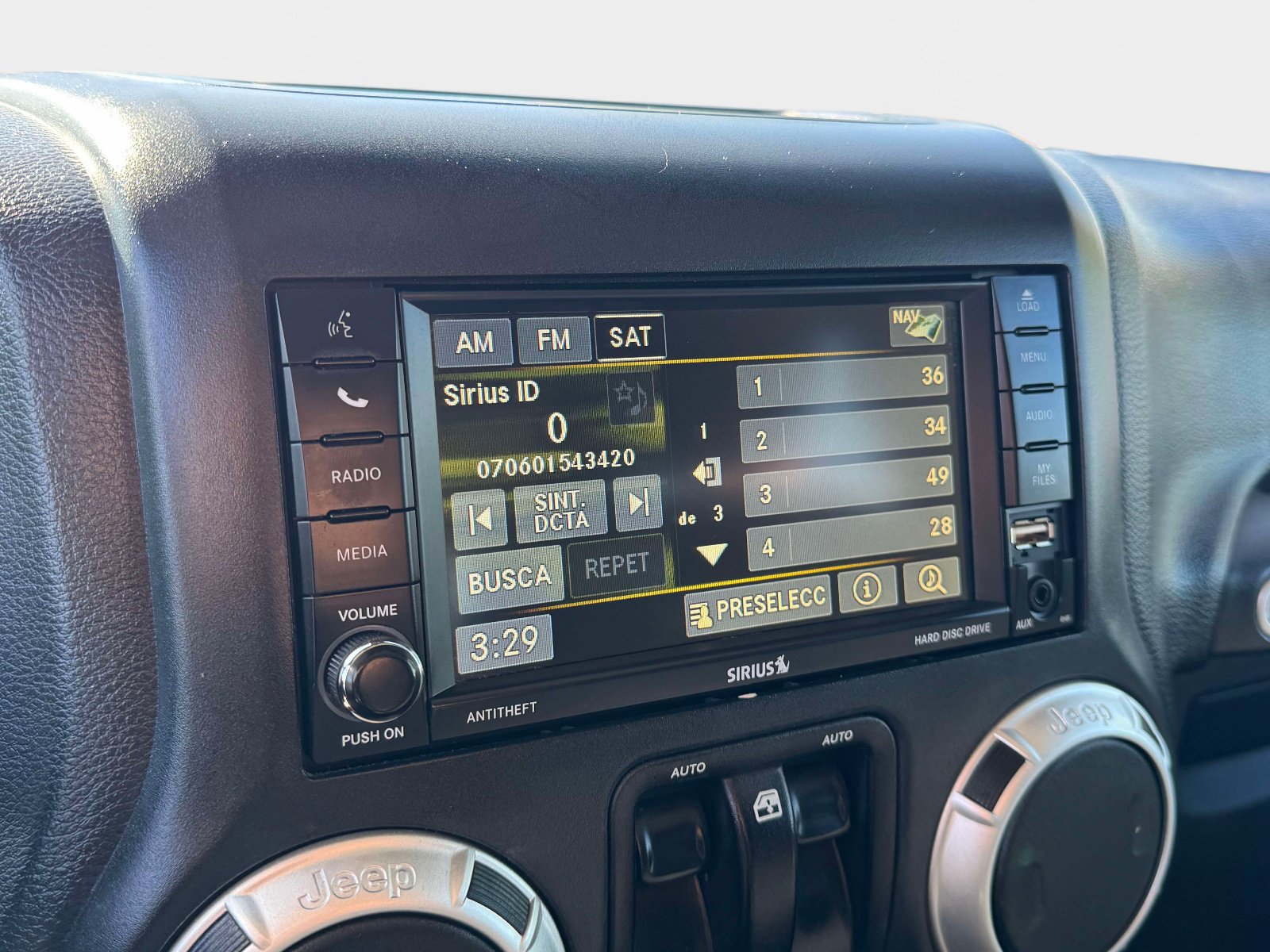 Used 2016 Jeep Wrangler Sahara w/ Connectivity Group AWD/4WD image 19