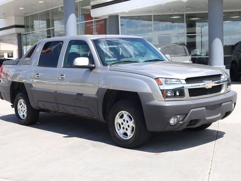Used 2003 Chevrolet Avalanche 4x4 image 8