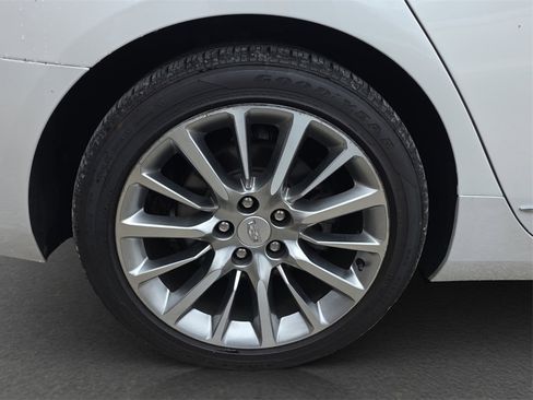 Used 2017 Cadillac CT6 Luxury image 2