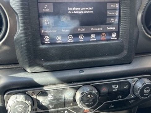 Used 2023 Jeep Wrangler Sport S image 7