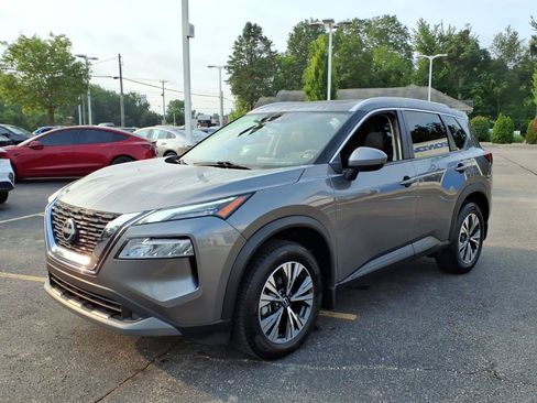 Used 2023 Nissan Rogue SV w/ SV Premium B Package AWD/4WD image 3