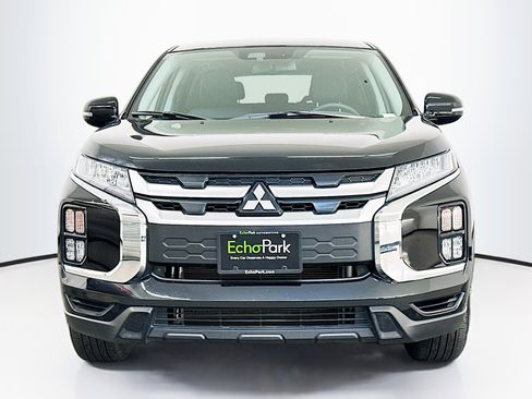 Used 2025 Mitsubishi Outlander Sport SE image 2