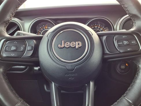 Used 2022 Jeep Wrangler Unlimited Sport image 14