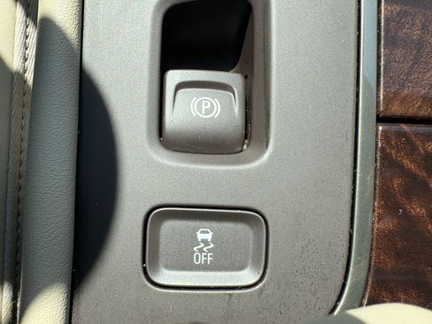 Used 2014 Buick LaCrosse Leather w/ Driver Confidence Package FWD image 18