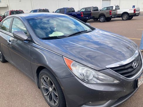 Used 2011 Hyundai Sonata SE FWD image 1