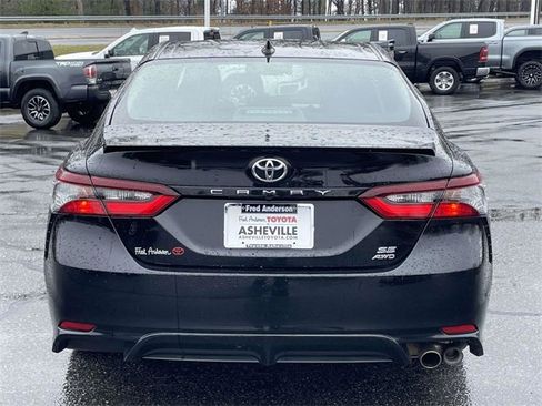 Used 2021 Toyota Camry LE image 4