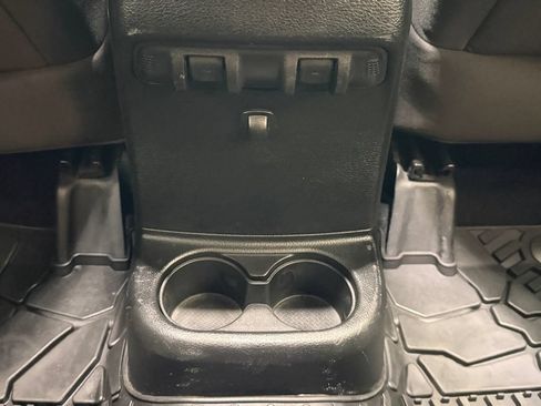 Used 2017 Jeep Wrangler Unlimited Sport AWD/4WD image 33