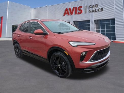 Used 2024 Buick Encore GX Sport Touring image 3