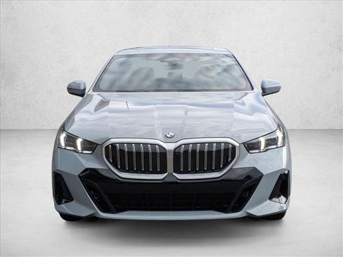 Used 2026 BMW 530i xDrive w/ M Sport Package image 5