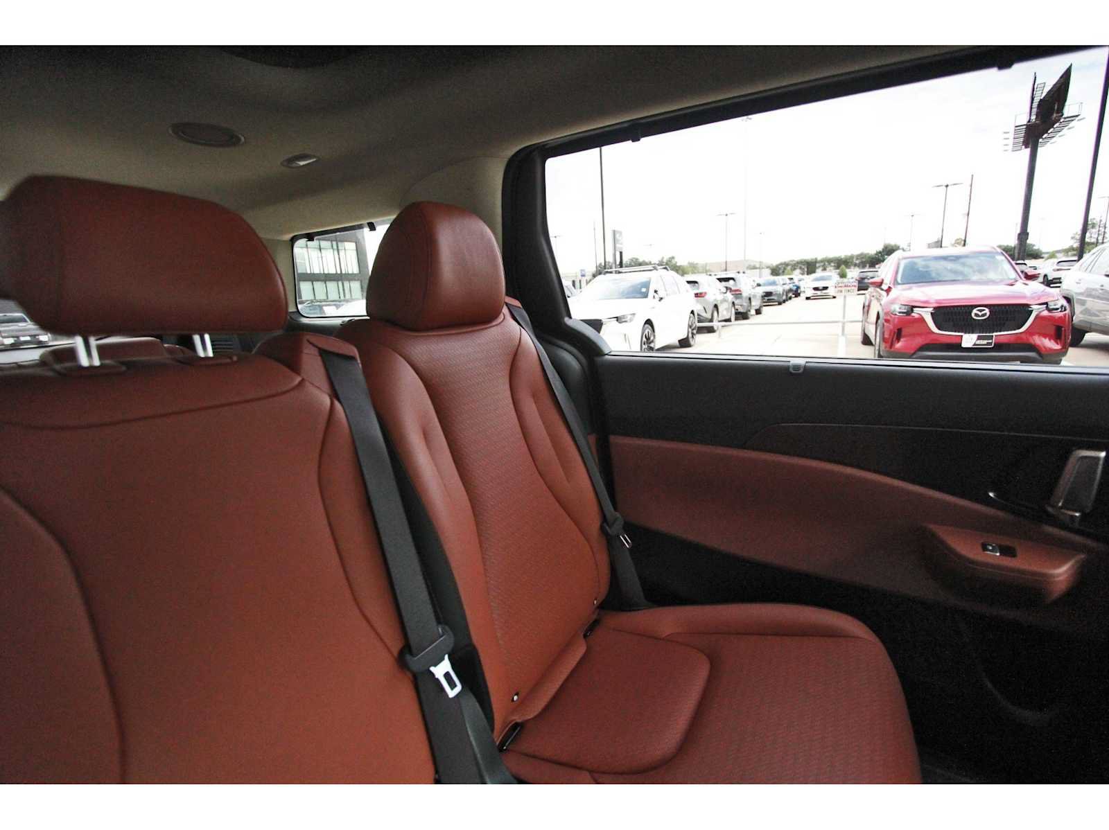 Used 2025 Kia Carnival SX Prestige FWD image 10