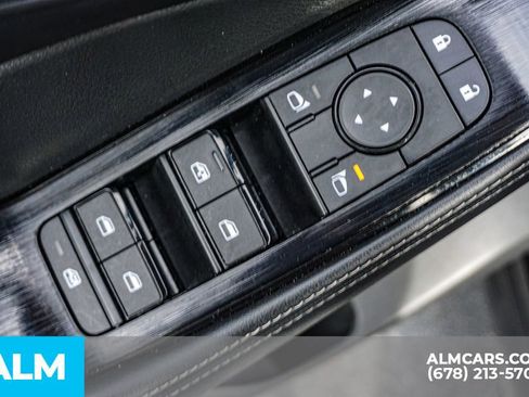 Used 2025 Nissan Rogue SV image 47