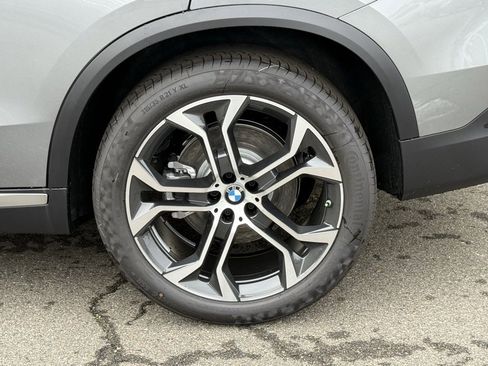 New 2026 BMW X5 xDrive40i w/ Premium Package image 17