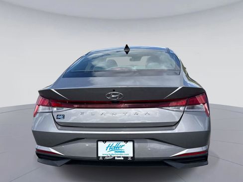 Used 2023 Hyundai Elantra SEL image 5