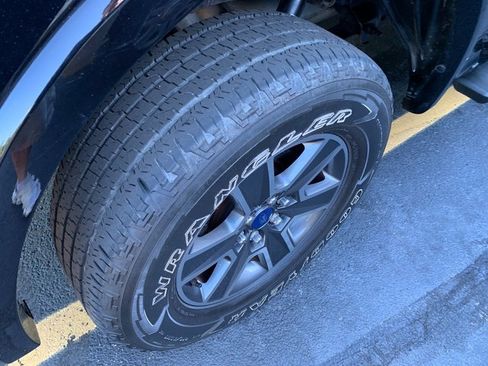 Used 2017 Ford F150 XLT w/ Equipment Group 302A Luxury AWD/4WD image 5
