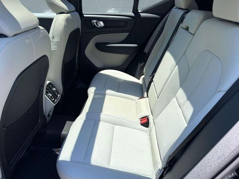 New 2026 Volvo XC40 B4 Plus w/ Climate Package FWD image 15