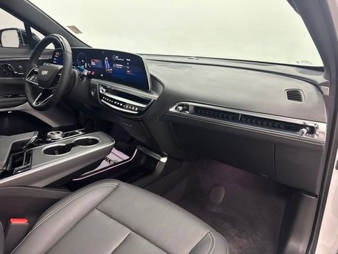 Used 2024 Cadillac Lyriq Luxury RWD image 29