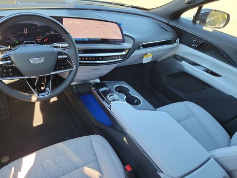 New 2026 Cadillac Lyriq Premium Luxury image 19