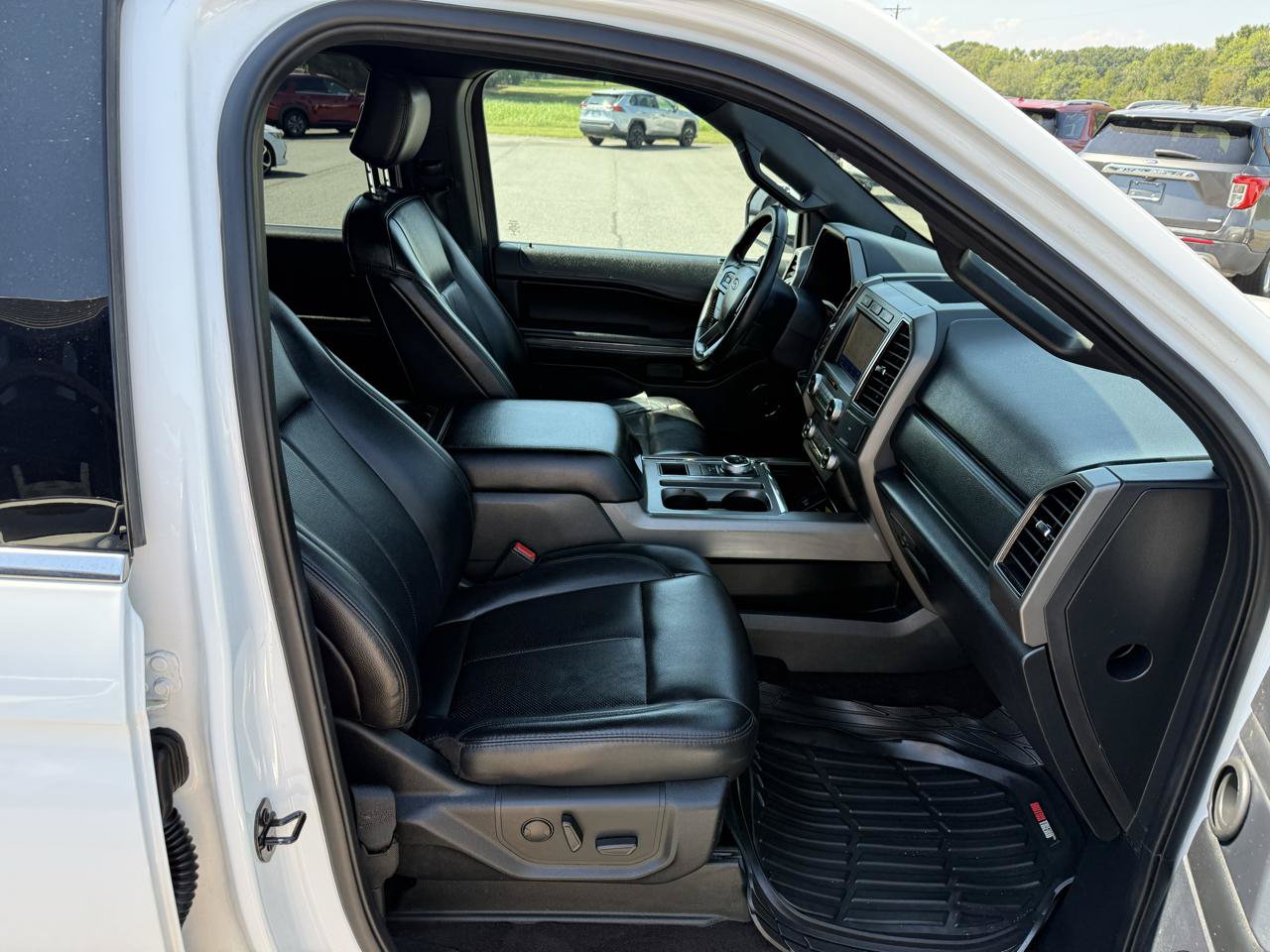 Used 2020 Ford Expedition XLT w/ Equipment Group 201A RWD image 20