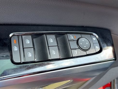 Used 2024 Nissan Pathfinder SL AWD/4WD image 22