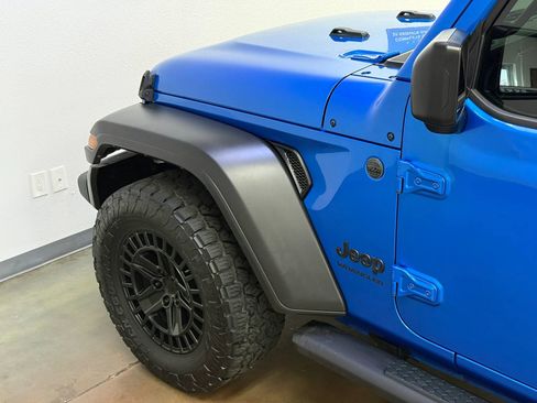 Used 2022 Jeep Wrangler Sport AWD/4WD image 8
