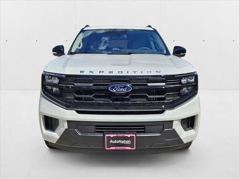 New 2025 Ford Expedition Active image 6