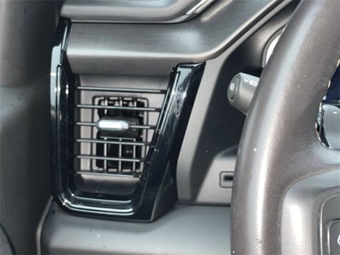 Used 2022 GMC Sierra 1500 AT4 w/ AT4 Preferred Package image 10