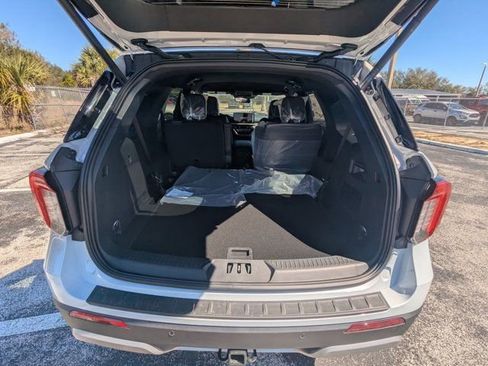 New 2026 Ford Explorer Platinum image 14