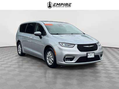 Used 2023 Chrysler Pacifica Touring-L