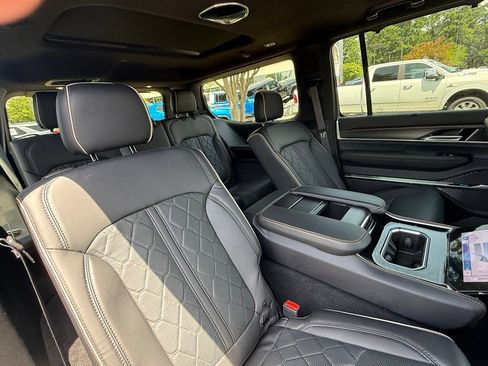 Certified 2025 Jeep Grand Wagoneer Series III w/ Quick Order Packagew 28T AWD/4WD image 26