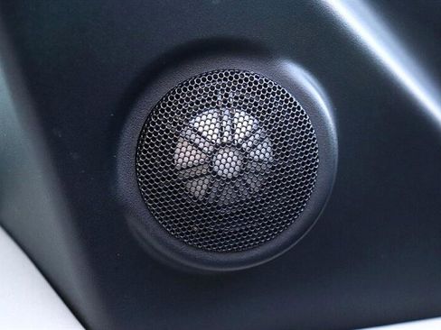 Used 2018 Land Rover Discovery SE image 41