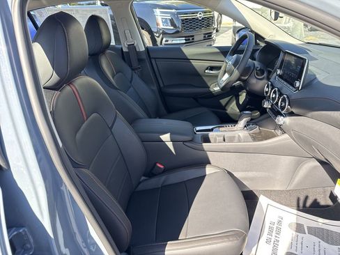 New 2025 Nissan Sentra SR w/ SR Premium Package FWD image 17