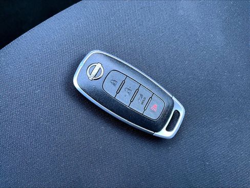 Used 2024 Nissan Sentra SV image 28