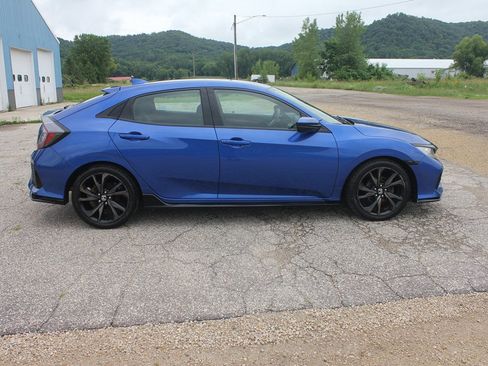 Used 2017 Honda Civic Sport image 4