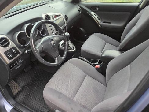 Used 2006 Toyota Matrix XR image 2