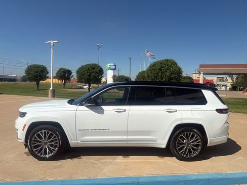 Used 2024 Jeep Grand Cherokee L Summit image 5