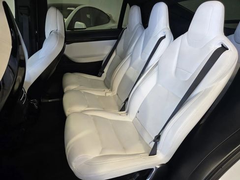 Used 2017 Tesla Model X 75D image 11