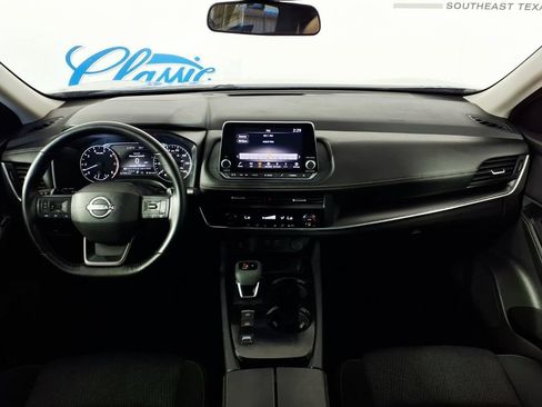 Used 2025 Nissan Rogue SV FWD image 14