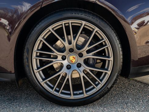 Certified 2023 Porsche Panamera 4 Platinum Edition image 15