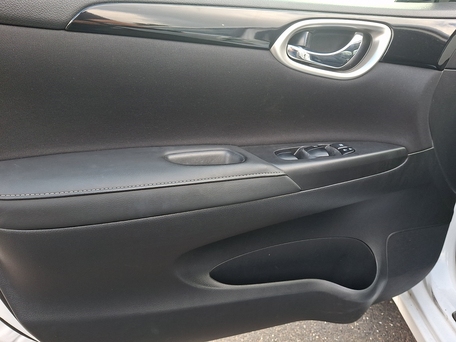 Certified 2019 Nissan Sentra SV FWD image 15