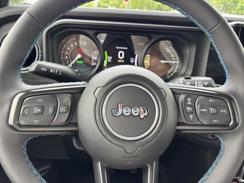Used 2024 Jeep Wrangler Unlimited Rubicon 4xe AWD/4WD image 32