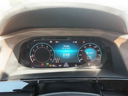 Used 2024 Volkswagen Atlas SE AWD/4WD image 13