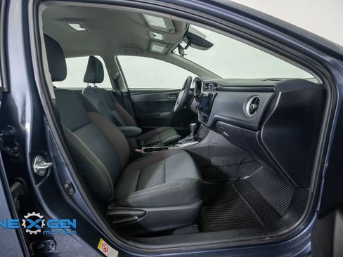 Used 2018 Toyota Corolla LE FWD image 39